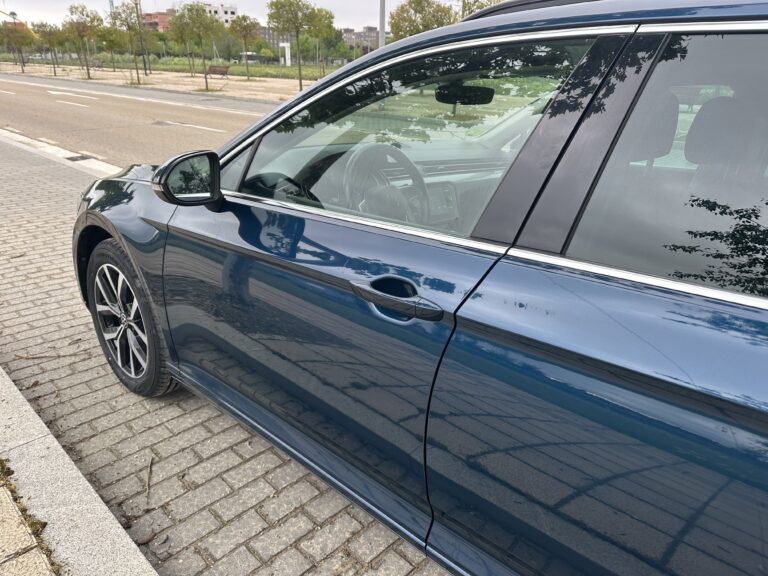 Volkswagen Passat 2022 - Detalle costado delantero izquierdo