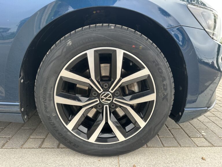 Volkswagen Passat 2022 - Detalle llanta