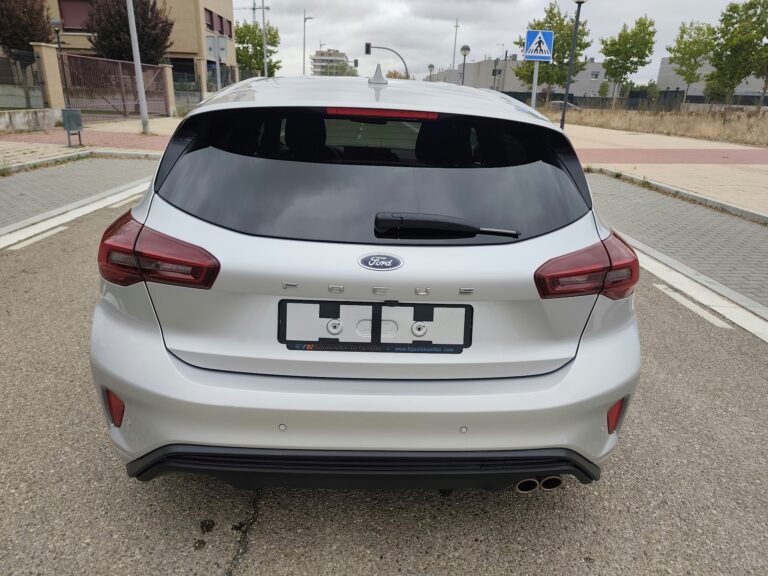 Ford focus gris photo 2026 10 17 13 54 53 2