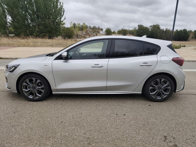 Ford focus gris photo 2026 10 17 13 54 53