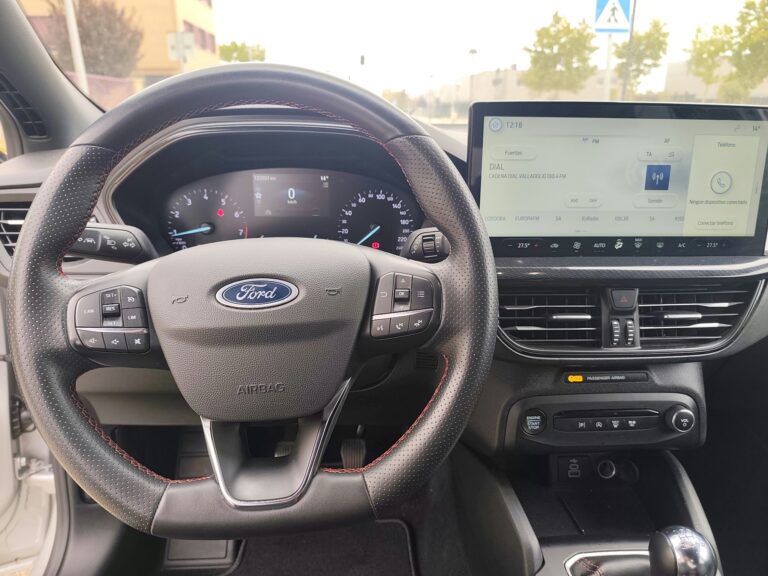 Ford focus gris photo 2026 10 17 13 54 57