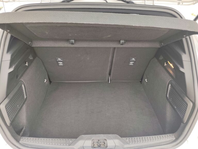 Ford focus gris photo 2026 10 17 13 54 59 2