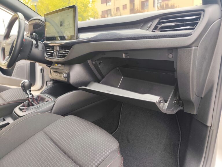 Ford focus gris photo 2026 10 17 13 55 00 3