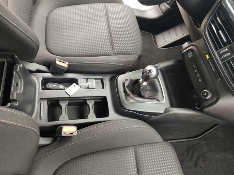 Ford focus gris photo 2026 10 17 13 55 00 4