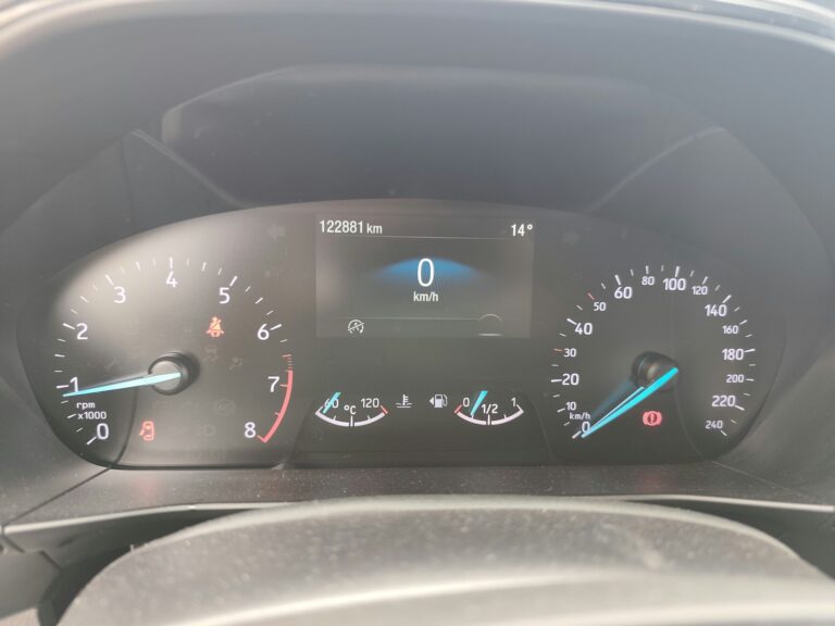 Ford focus gris photo 2026 10 17 13 55 02 4
