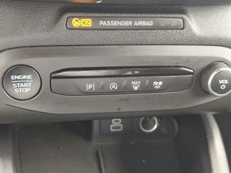 Ford focus gris photo 2026 10 17 13 55 03 4